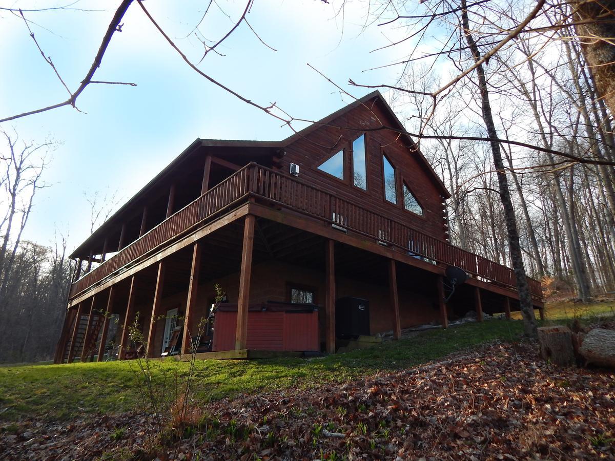 Big Pine Lodge In Hocking Hills Logan Exterior foto